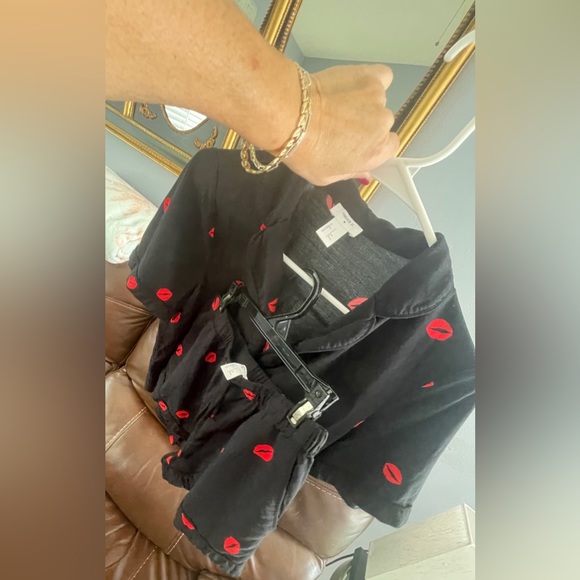 Forever 21 Kiss Lips Pj Set NWOT Black w/red lips Sz S - Picture 10 of 11